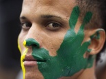 World Cup 2014: Hình ảnh cả thế giới thổn thức trước giờ bóng lăn